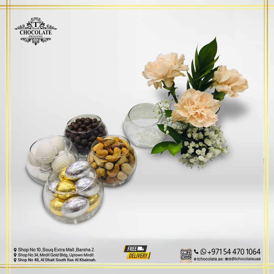 Small Acrylic Tray With Fresh Flower And Chocolate