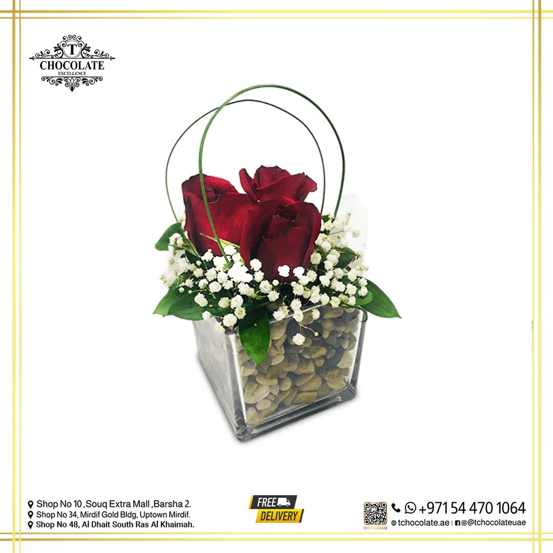 Centerpiece Vase With Fresh Flowers Z1